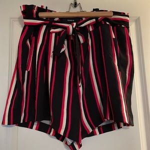 Torrid pleated high waisted shorts